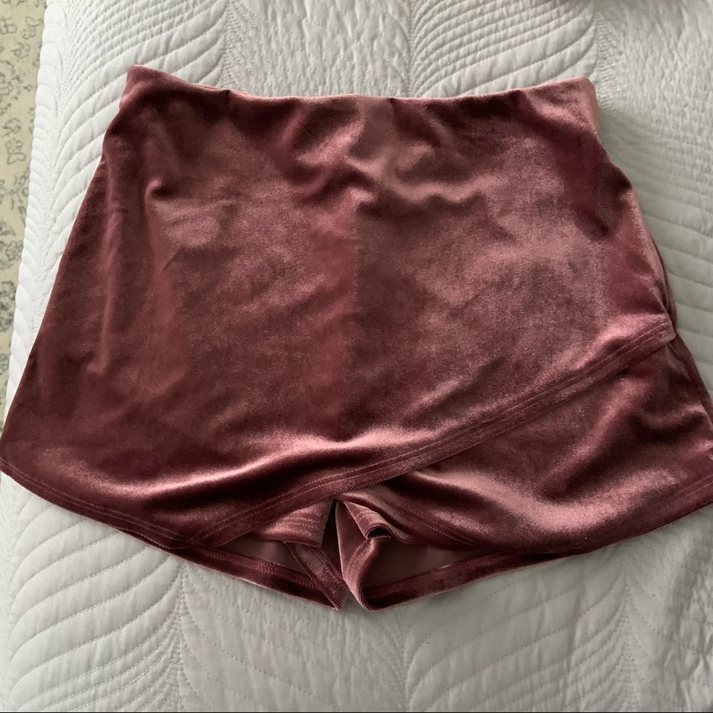TOBI SKORT